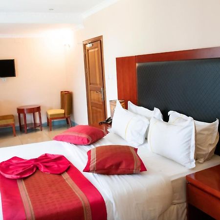 Orient Park Hotel คิกาลี ภายนอก รูปภาพ