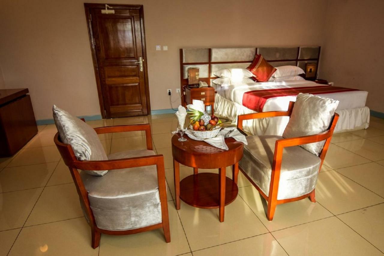 Orient Park Hotel คิกาลี ภายนอก รูปภาพ
