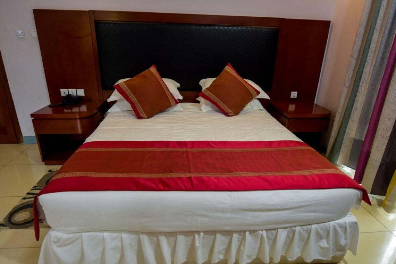 Orient Park Hotel คิกาลี ภายนอก รูปภาพ