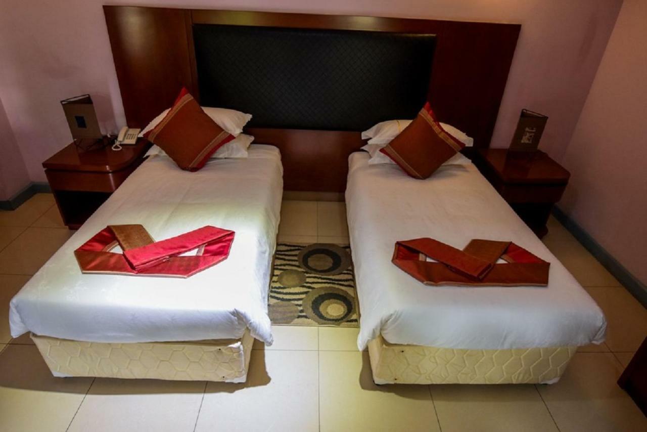 Orient Park Hotel คิกาลี ภายนอก รูปภาพ