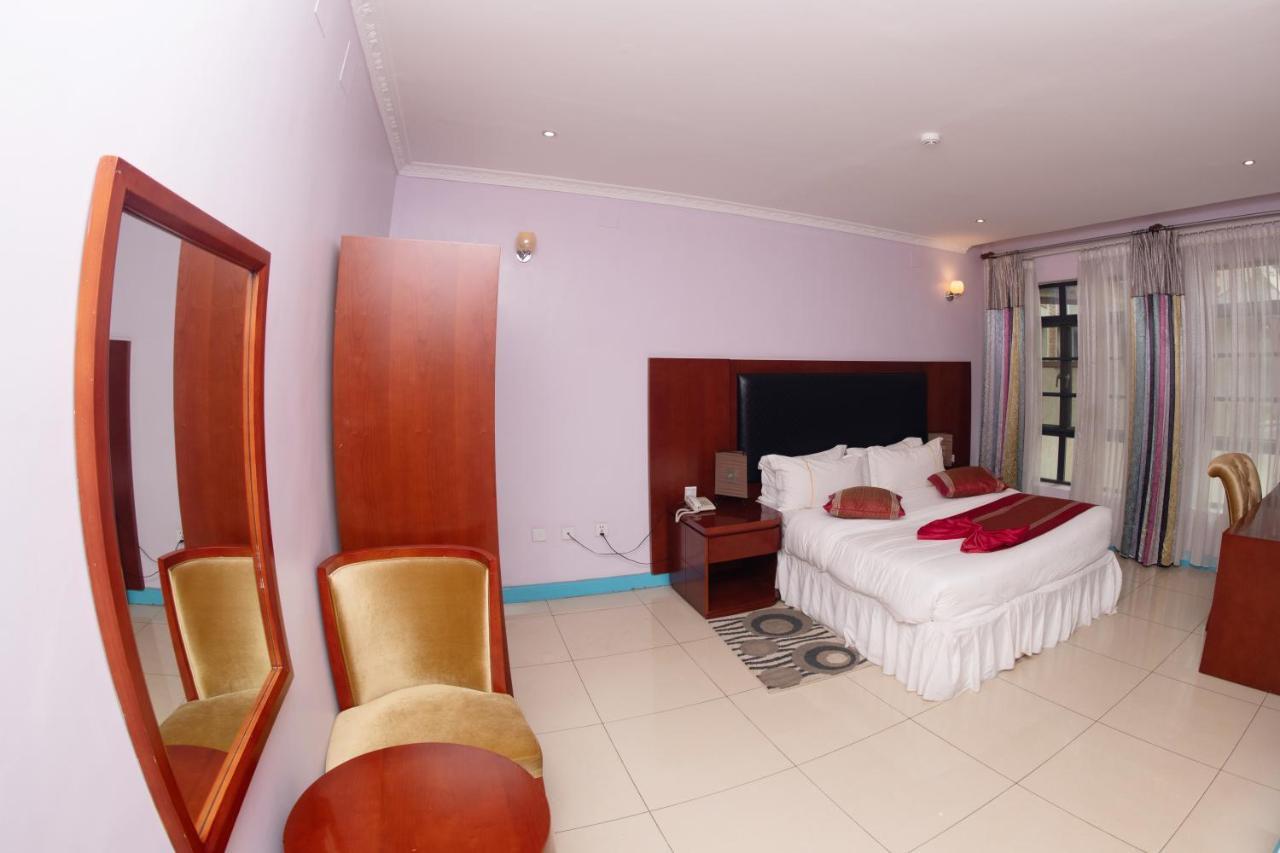 Orient Park Hotel คิกาลี ภายนอก รูปภาพ