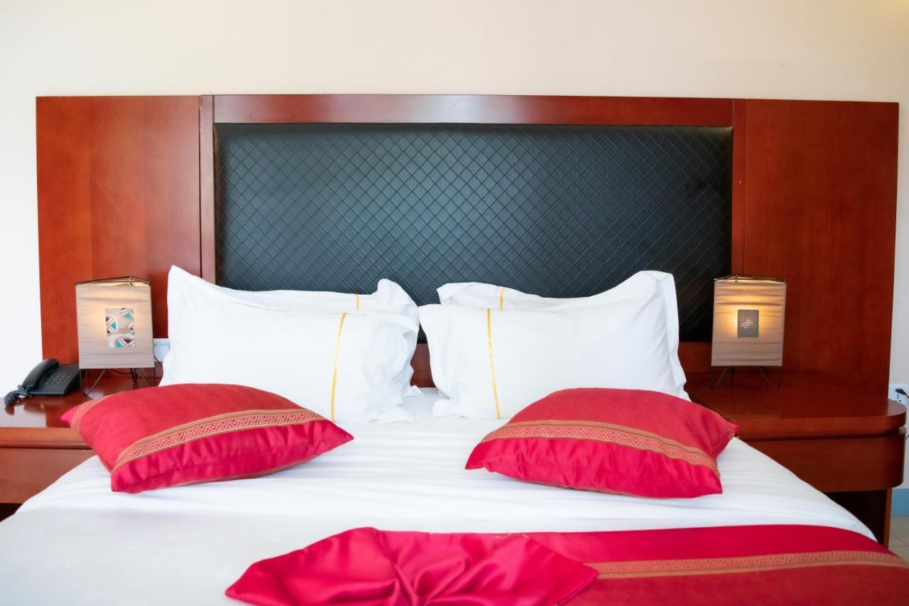 Orient Park Hotel คิกาลี ภายนอก รูปภาพ