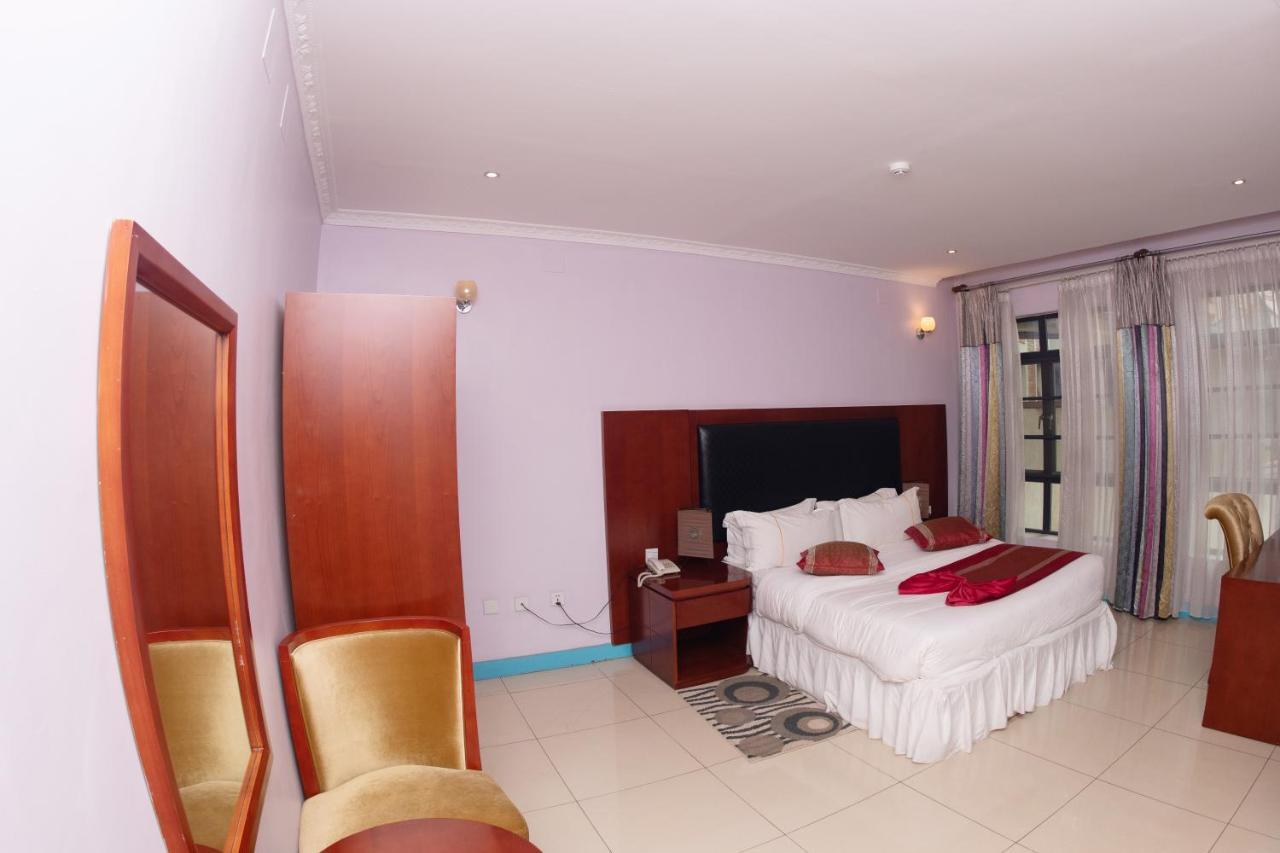 Orient Park Hotel คิกาลี ภายนอก รูปภาพ