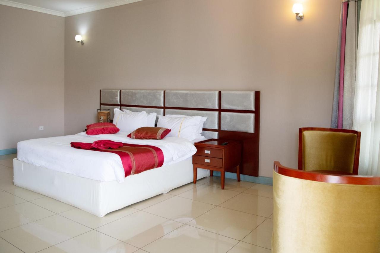 Orient Park Hotel คิกาลี ภายนอก รูปภาพ